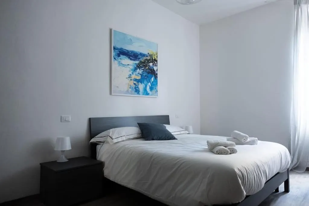 Private Room: The Port Apartment Scirocco contacts